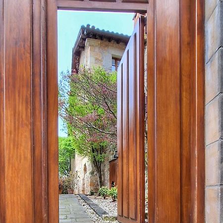 Apartamentos Palacion De Santillana Santillana del Mar Luaran gambar